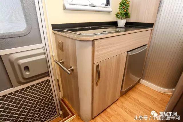 带麻将机ktv洗衣机的房车,35万带麻将桌的房车