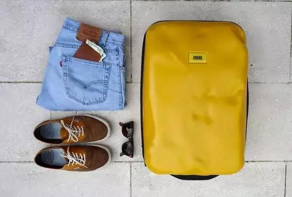 杨幂同款透明大蝴蝶手机壳好用吗,杨幂旅游攻略收纳旅行箱