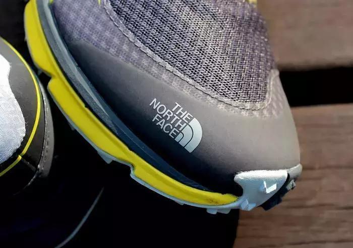 秋冬跑步鞋排行榜,北面跑步鞋是巅峰系列嘛