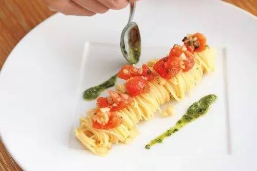 朋友圈怎么发美食视频,高颜值的美食怎么发朋友圈