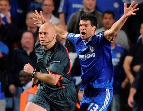 足球那些让你意难平的瞬间,足球中令人伤心的瞬间