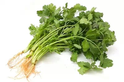 孩子吃重口味脸上斑会很明显,小孩吃什么容易脸上出现小黑点点