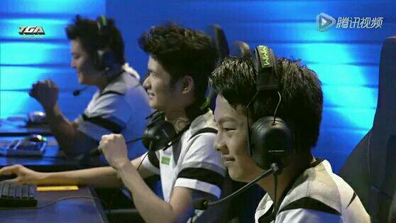 lol职业选手鼠标,lol职业选手操作键盘鼠标视频