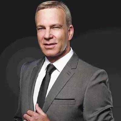 别再为智能手表互掐,听听瑞士制表大佬怎么说|回顾雅趣走过的巴塞尔