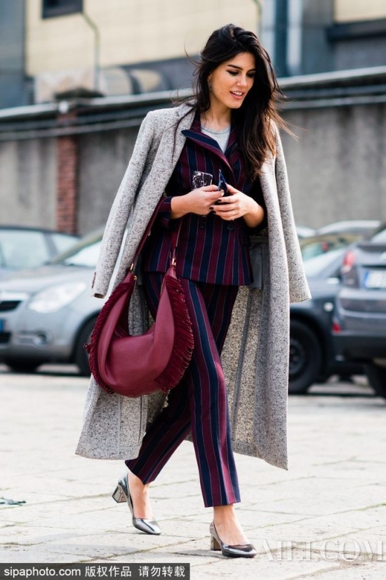 巨丑的奶奶鞋为什么这么火 (奶奶鞋到底是纯丑还是时髦)