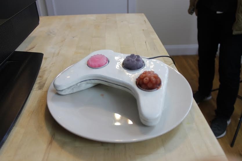 在这款靠舔棒冰操控的游戏里进入外太空