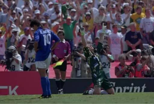 足球那些让你意难平的瞬间,足球中令人伤心的瞬间