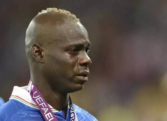 足球那些让你意难平的瞬间,足球中令人伤心的瞬间