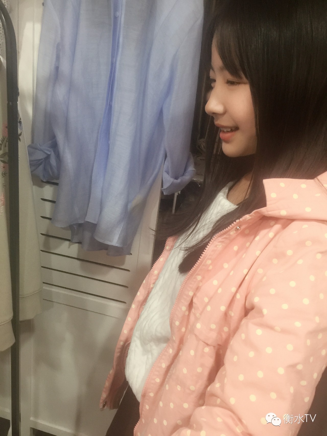 衡水10岁顾客酷似Angelababy，3·15惊现一韩国童装店，店长惊呼不要太像打折送衣～