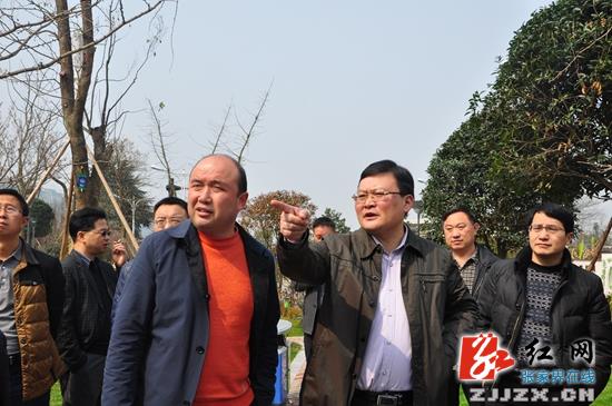 鏃╅鏂伴椈涓夊垎閽熺煡鏅撳ぉ涓嬩簨,姣忓ぉ涓夊垎閽熺煡鏅撳ぉ涓嬩簨鏂伴椈鏃╅