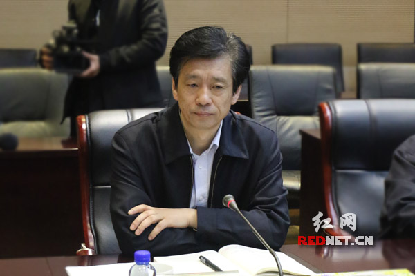 鏃╅鏂伴椈涓夊垎閽熺煡鏅撳ぉ涓嬩簨,姣忓ぉ涓夊垎閽熺煡鏅撳ぉ涓嬩簨鏂伴椈鏃╅