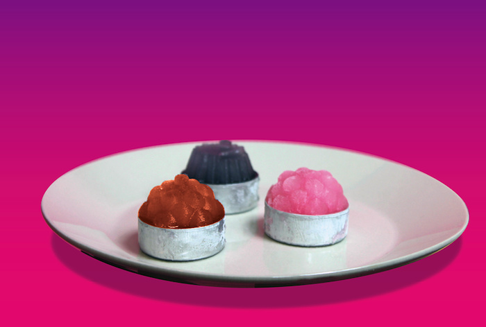 在这款靠舔棒冰操控的游戏里进入外太空