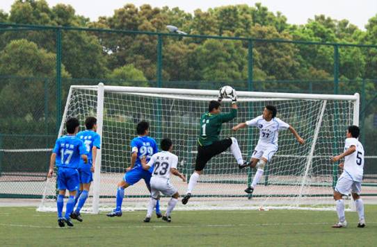 足球装b,足球装球