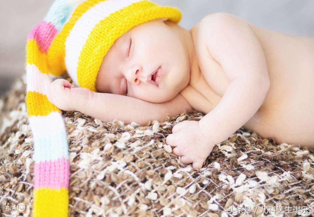 宝宝一直腹泻是怎么回事啊,发烧腹泻是什么原因引起的