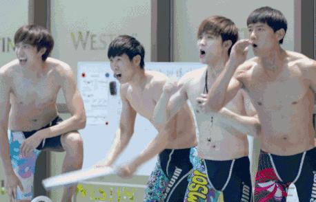 mike帅气腹肌,mike露腹肌