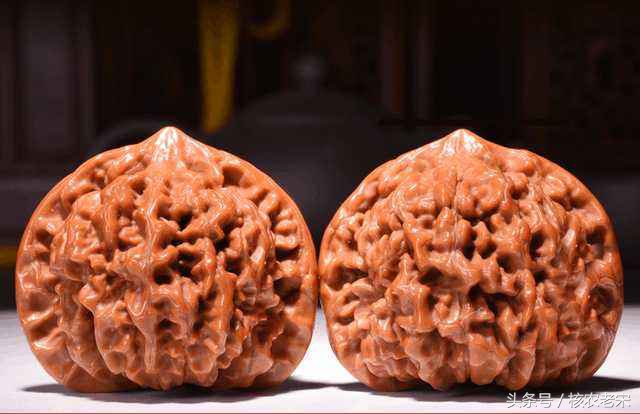 嘎子哥文玩核桃有色差怎么办,文玩核桃麒麟纹官帽有色差