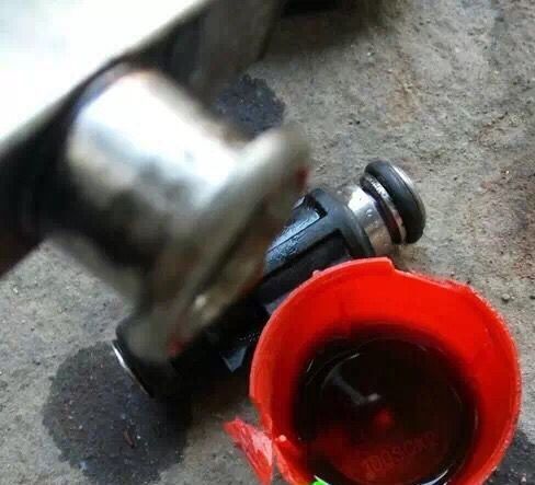 发动机故障灯亮后抖动没动力熄火,面包车发动机抖动加不上油怎么办