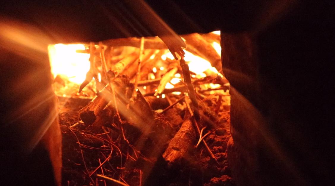 农村小伙走街串巷做爆米花,农村大哥自制老式爆米花