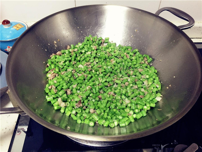 肉末酸豆角让人胃口大开的下饭菜,肉末豆角蒜薹下饭菜