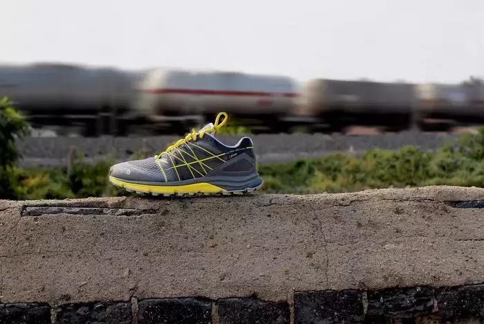 秋冬跑步鞋排行榜,北面跑步鞋是巅峰系列嘛