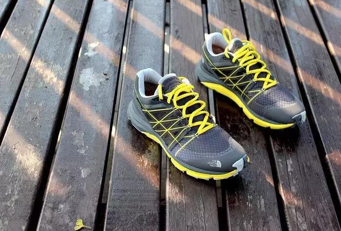 秋冬跑步鞋排行榜,北面跑步鞋是巅峰系列嘛