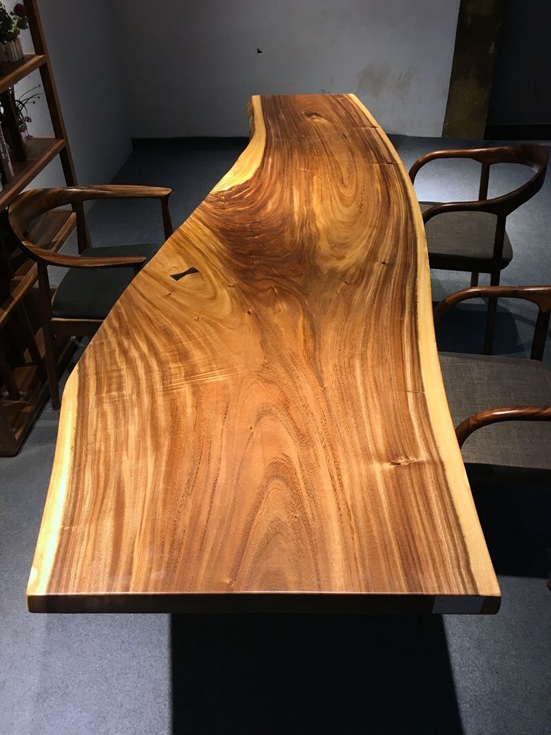 胡桃木介绍,胡桃木表面摸上去纹理很深