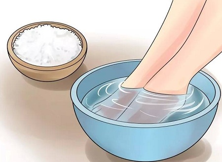 盘点缓解痛风发作疼痛的十大方法,服用秋水仙碱只是其中之一!