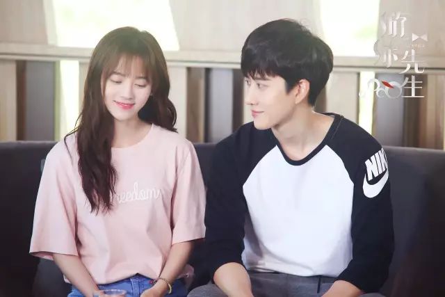 mike帅气腹肌,mike露腹肌