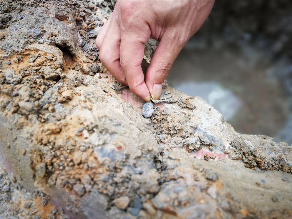 露台漏水如何彻底解决,顶层露台漏水与归属问题