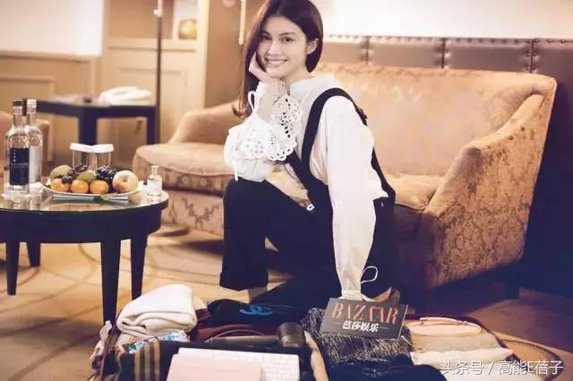 国庆要去浪？周冬雨刘亦菲等女星开包，10件单品斗赢票圈不会输