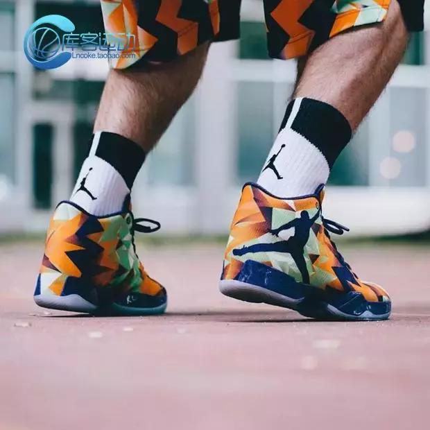 论最会穿鞋的兔子，我只服他！兔八哥鞋款大盘点