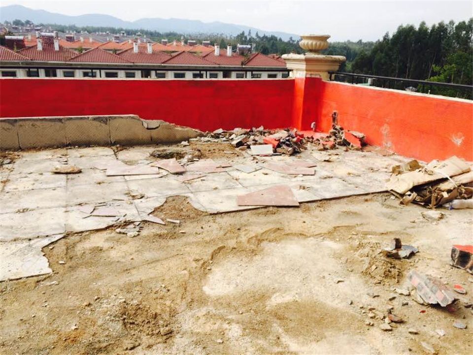 露台漏水如何彻底解决,顶层露台漏水与归属问题