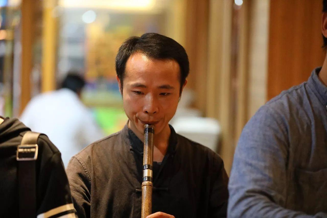 箫园秋分箫友雅集聚于杭州“雪庐”交流箫艺术