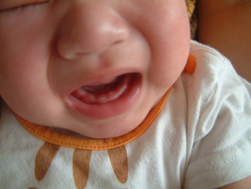 宝宝长牙顺序和换牙顺序一样吗,宝宝换牙有什么征兆