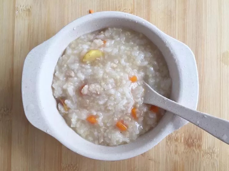 秋季腹泻发烧,宝宝腹泻妈妈应对指南