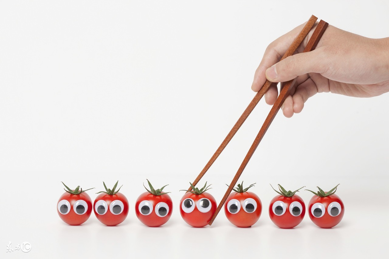 急急急！用筷子进餐能打开智慧之门，训练宝宝用筷子吃饭要趁早