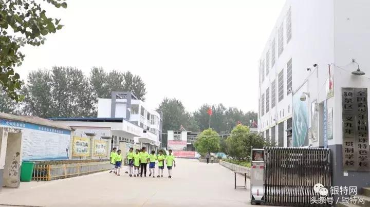 银特网——阜阳这名老师为什么全校师生都喊她“足球妈妈”
