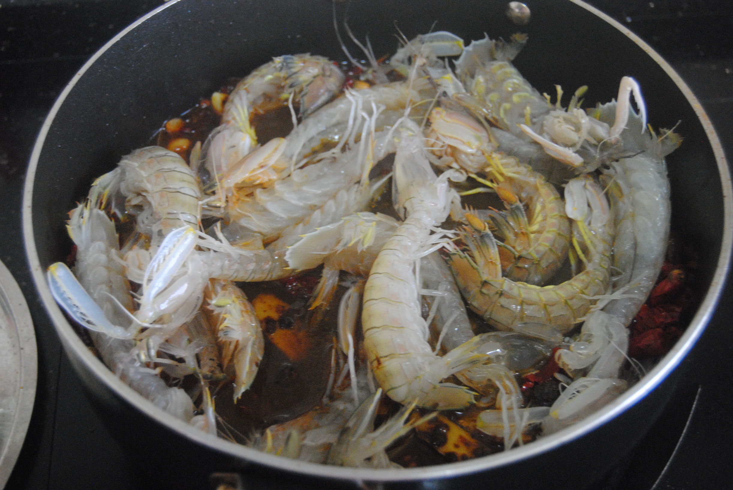 皮皮虾怎么做又麻又辣,呛皮皮虾的正确吃法