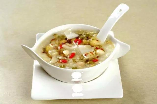 皮肤干燥润肺茶饮,天气干燥喝什么粥降火