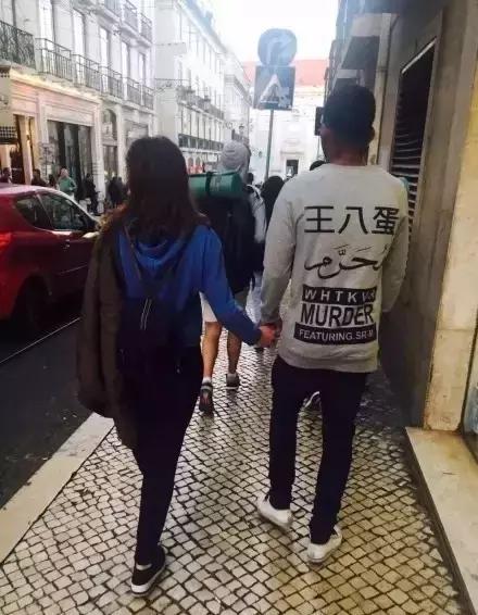 歪果仁都在笑你!不懂千万别穿上身的SloganTee!