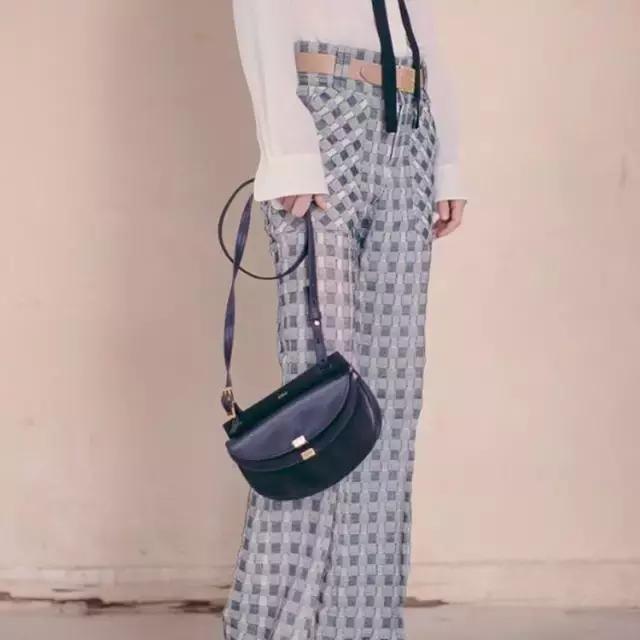 高圆圆背的小众包包,高圆圆同款刺绣包大号还是中号