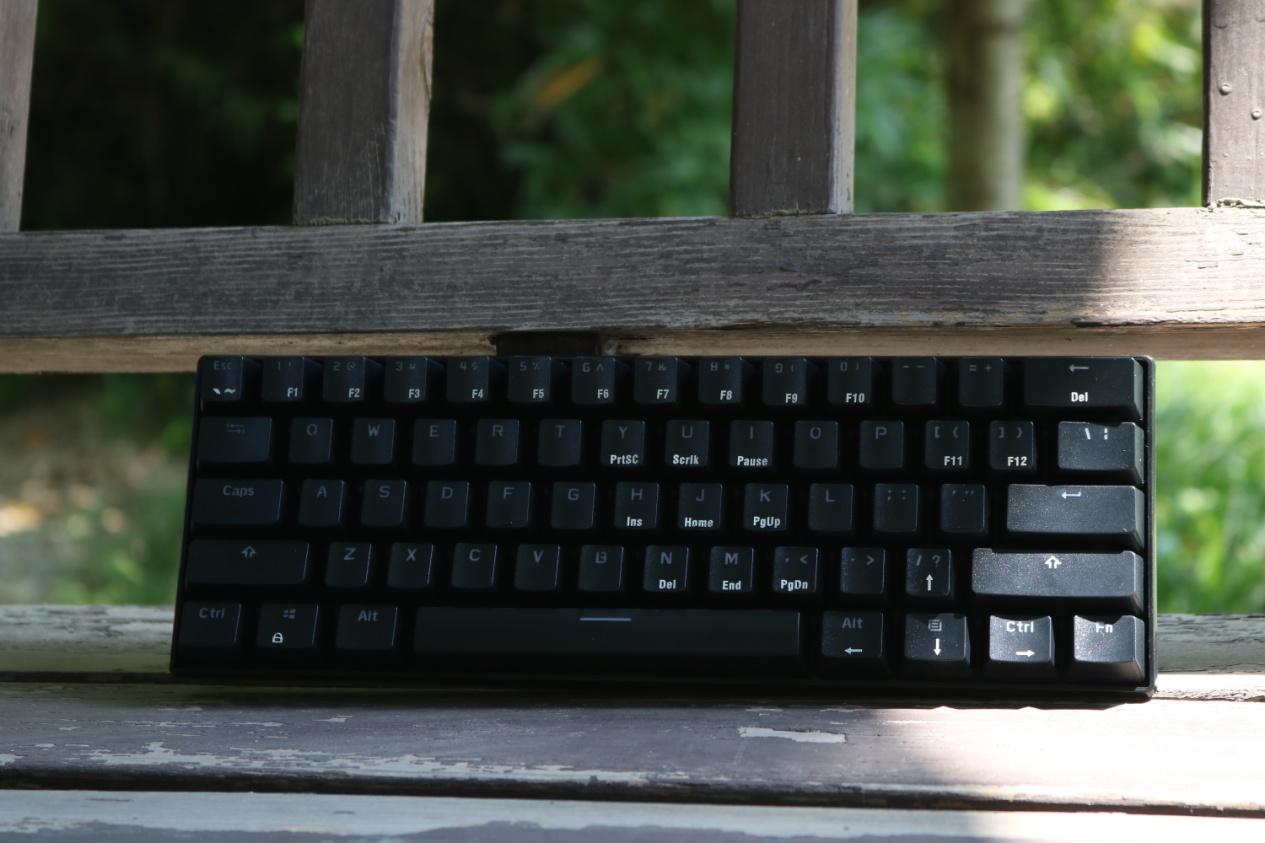 难道是要搅局？德国原厂机械轴仅61键，面积缩小40%不足两百元