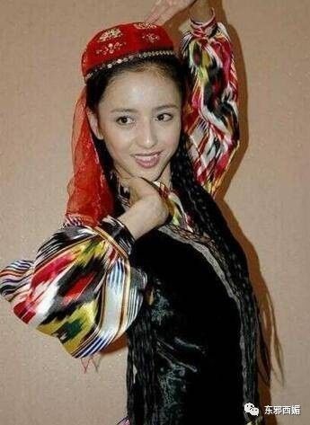 丫丫黄色短发,丫丫超好看短发