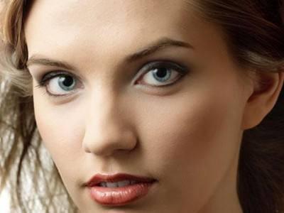 黑眼圈或眼袋很重?20几岁的年纪怎么办?