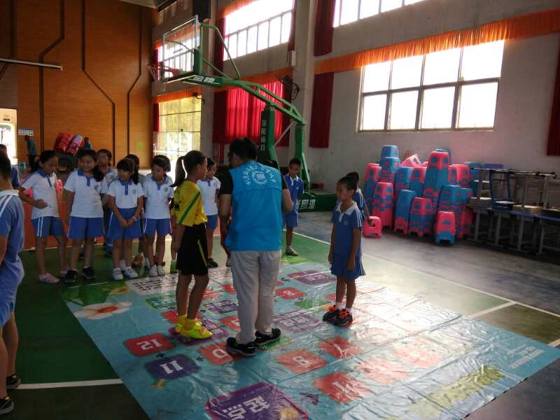 青少年怎样合理营养搭配？食品安全“五进”及食品安全展览活动来到坪山汤坑小学