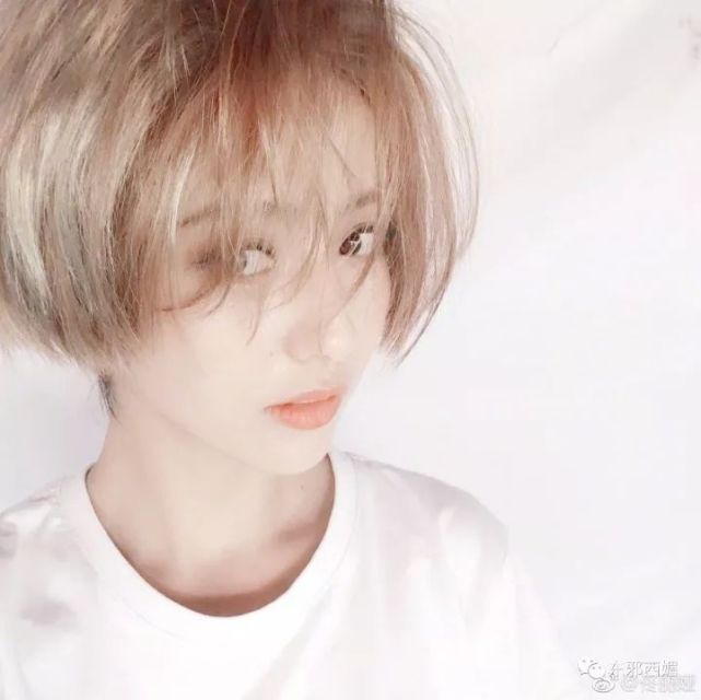 丫丫黄色短发,丫丫超好看短发