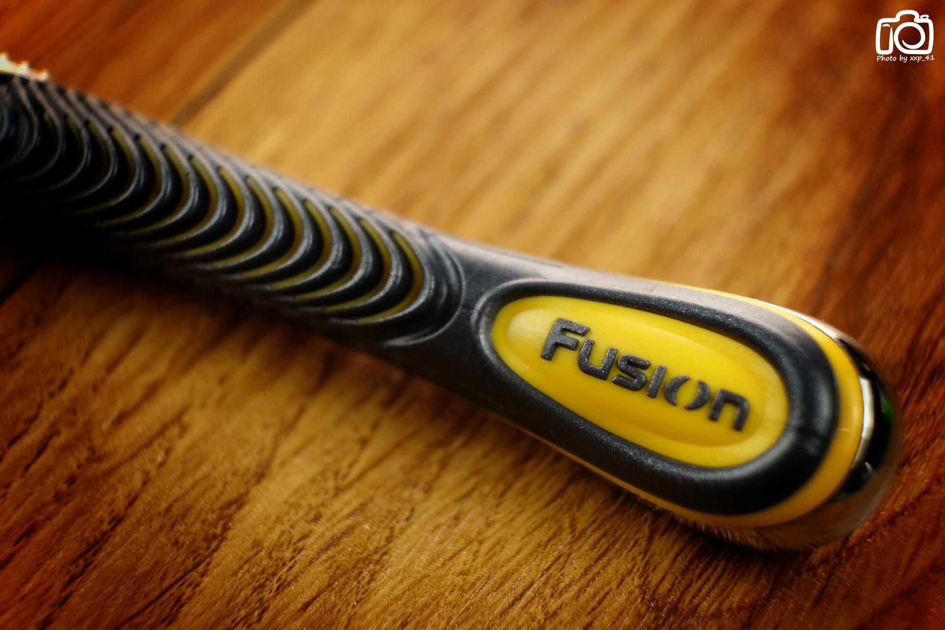 吉列锋隐剃须刀效果,男人需要一台自动剃须刀