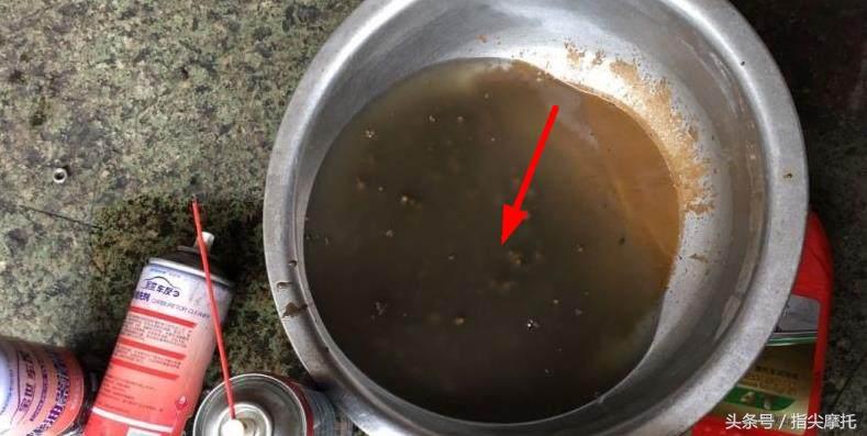 女士摩托车油箱进水怎么处理,电喷摩托车油箱进水了怎么办