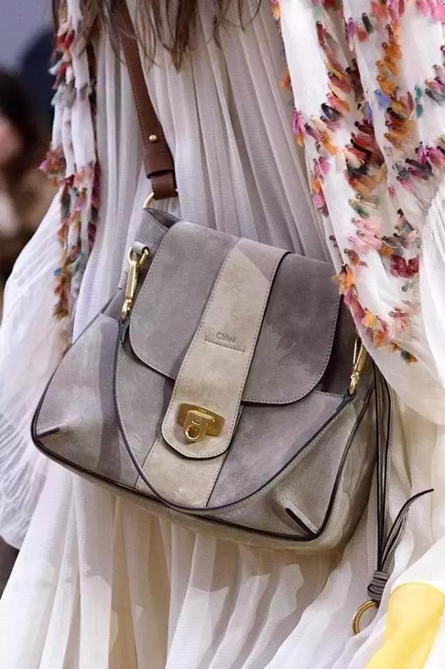 高圆圆背的小众包包,高圆圆同款刺绣包大号还是中号