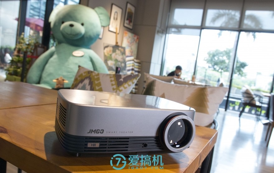 坚果a6投影仪怎么样,投影仪性价比之王千元机